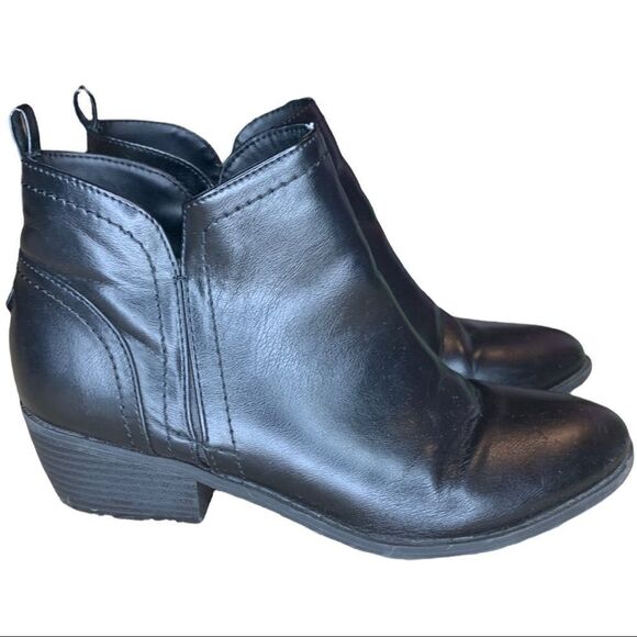 G By Guess Boots Womens Ankle Booties Block
Heels Black Faux Leather - 8 M - Picture 2 of 10